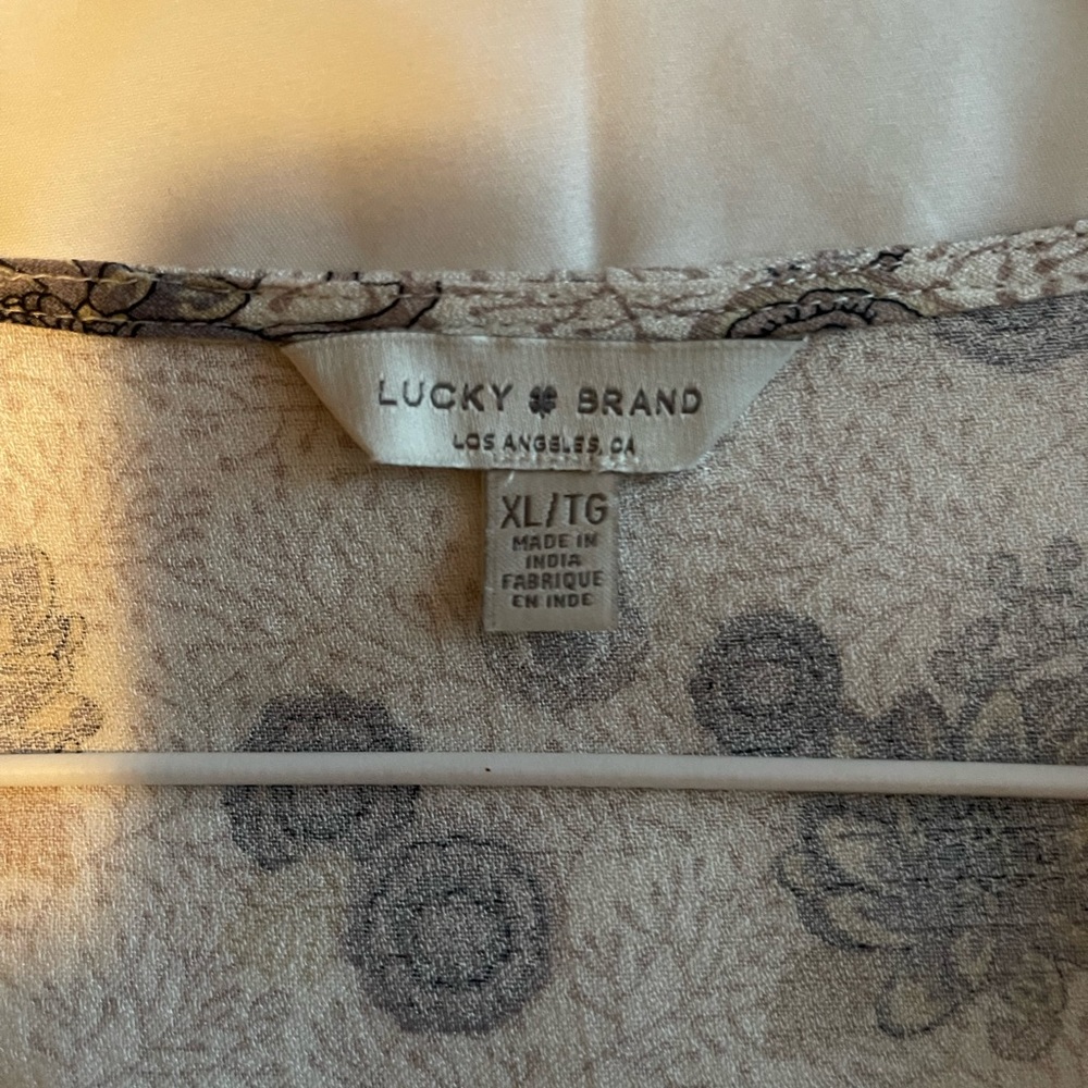 Half sleeve shirt. Lavender print flowers
